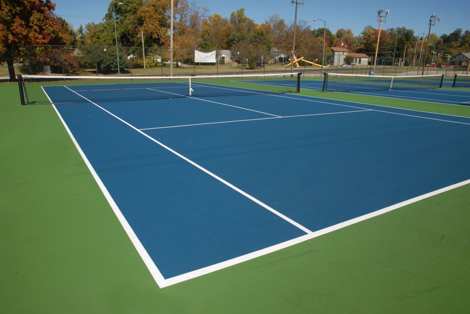 Какое поле теннисный. Хардовый корт. Хард корт теннис. Терафлекс корт теннисный. Покрытие теннис корт Хард.
